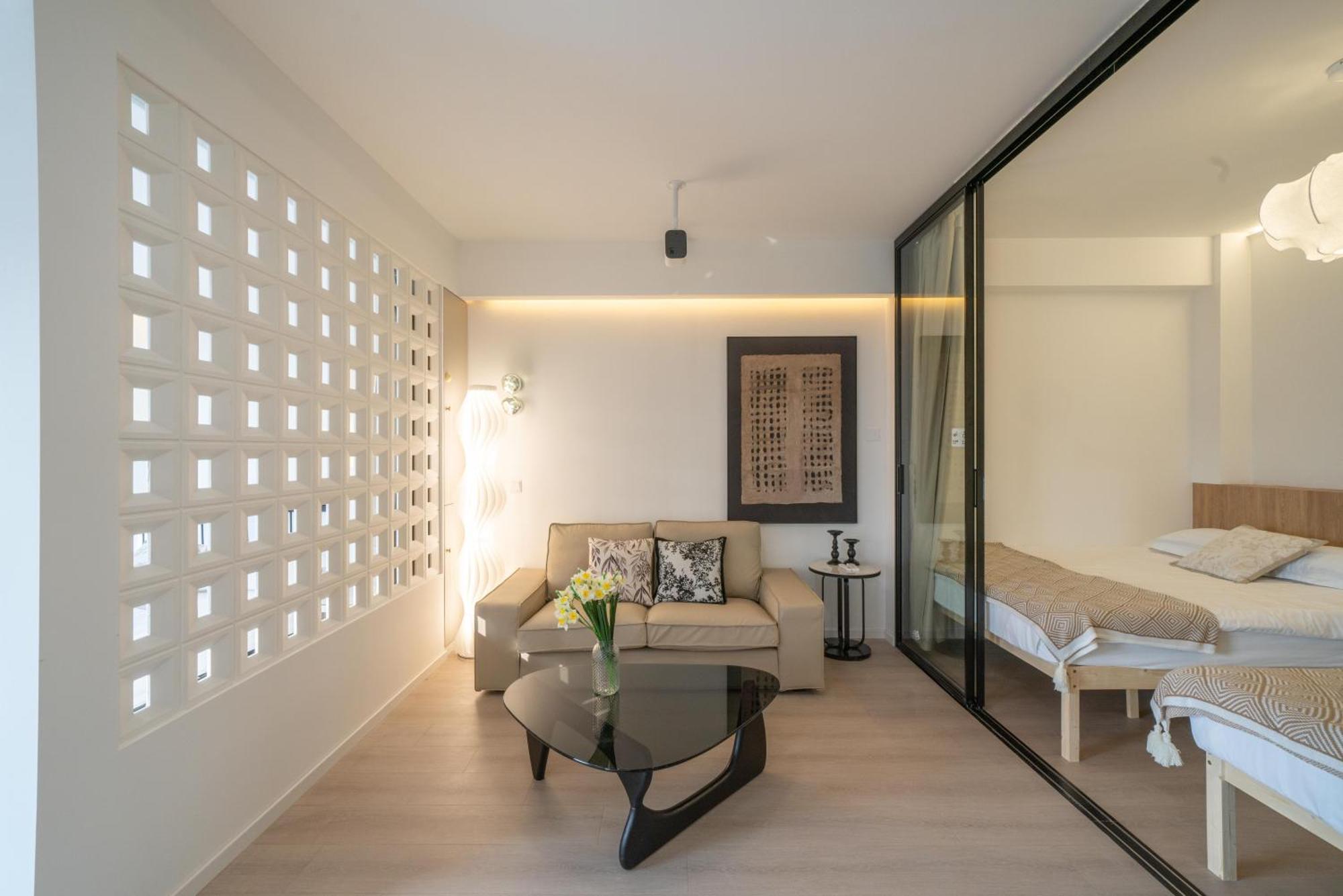 Apartment Yi Du - Near Nanjing West Road Commercial District, 350 Walk From The Natural History Museum Subway