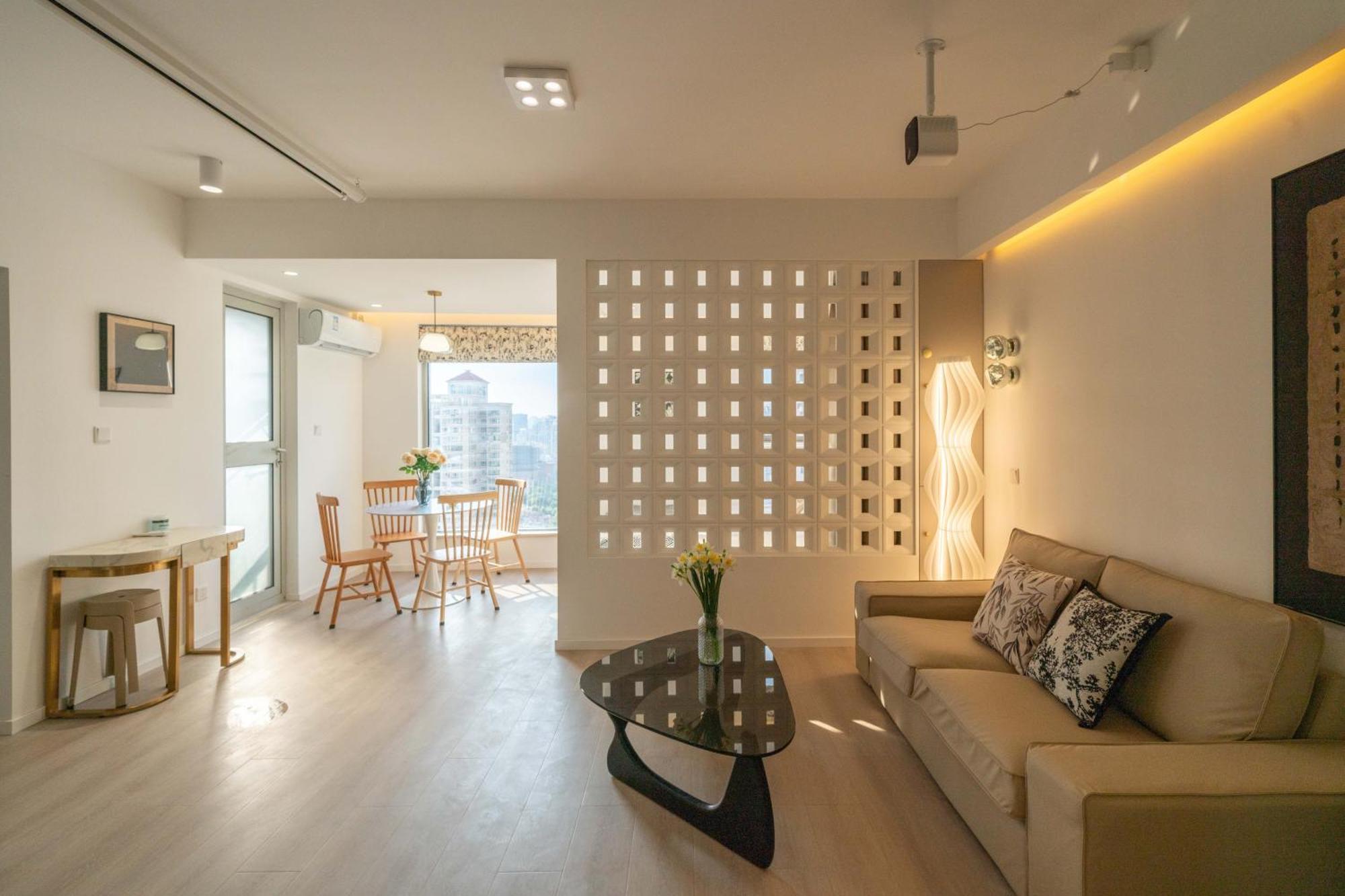 Yi Du - Near Nanjing West Road Commercial District, 350 Walk From The Natural History Museum Subway