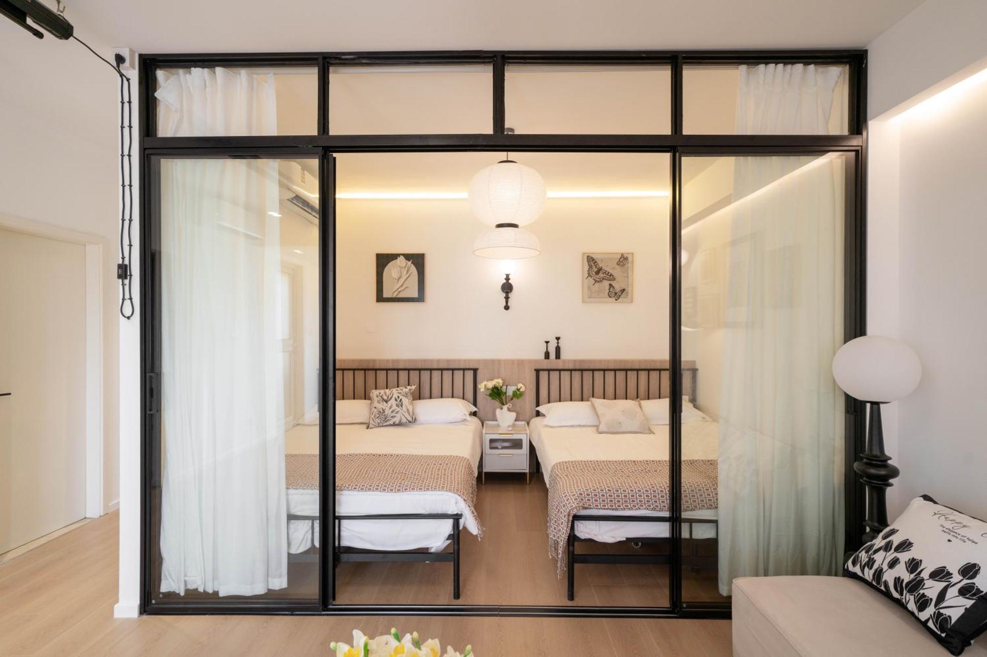 Yi Du - Near Nanjing West Road Commercial District, 350 Walk From The Natural History Museum Subway Apartment *