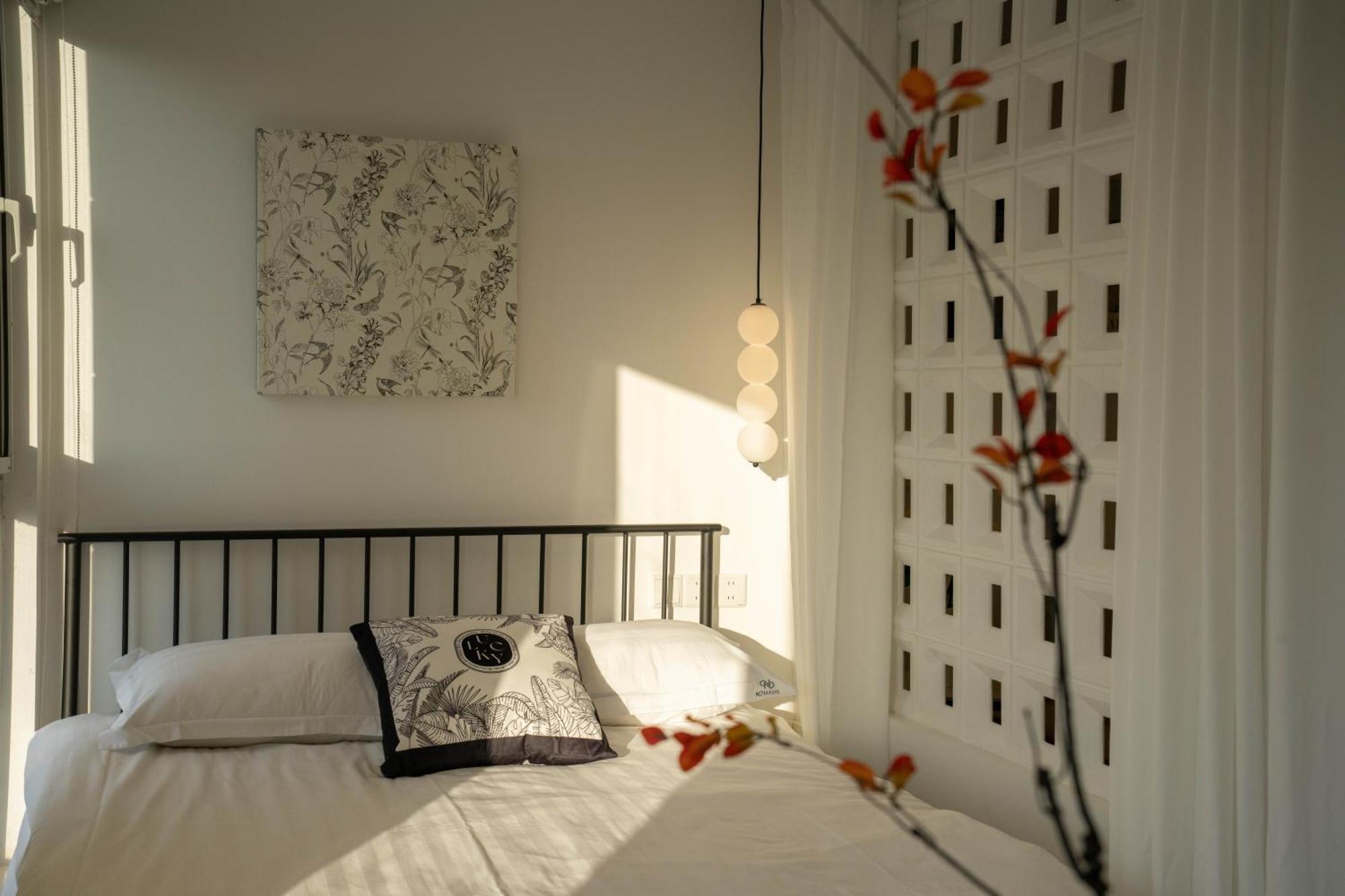 Yi Du - Near Nanjing West Road Commercial District, 350 Walk From The Natural History Museum Subway Apartment Shanghai