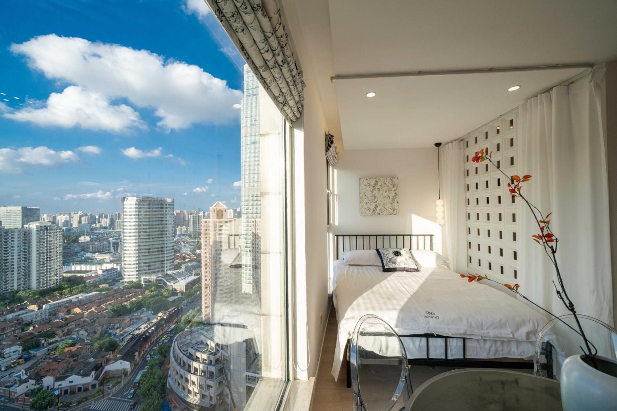Apartment Yi Du - Near Nanjing West Road Commercial District, 350 Walk From The Natural History Museum Subway