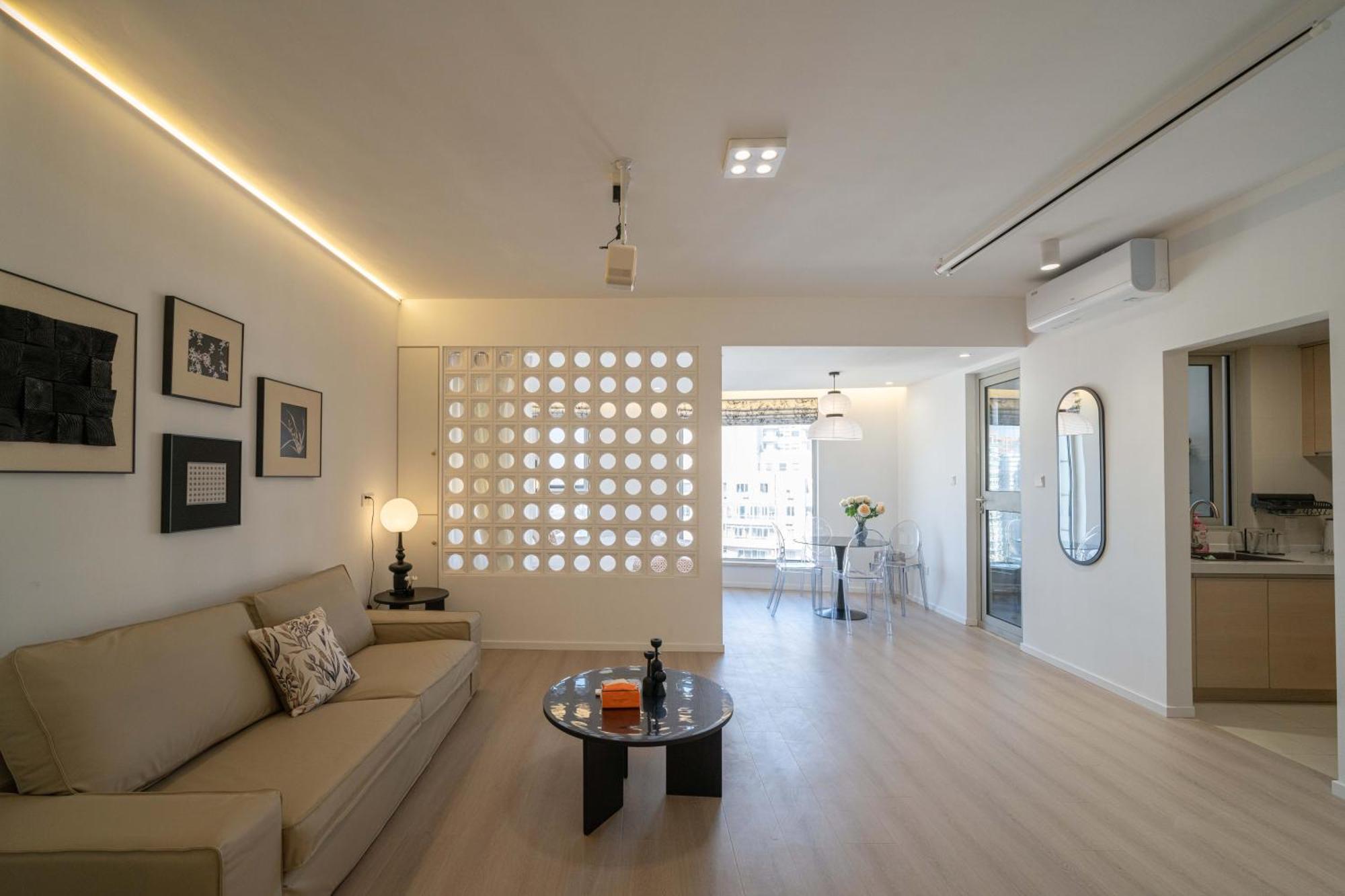 Yi Du - Near Nanjing West Road Commercial District, 350 Walk From The Natural History Museum Subway