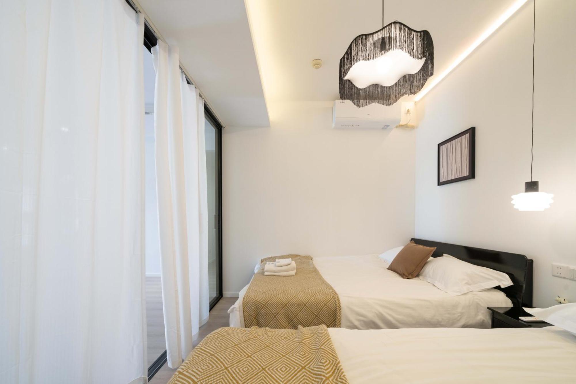 Yi Du - Near Nanjing West Road Commercial District, 350 Walk From The Natural History Museum Subway * Shanghai