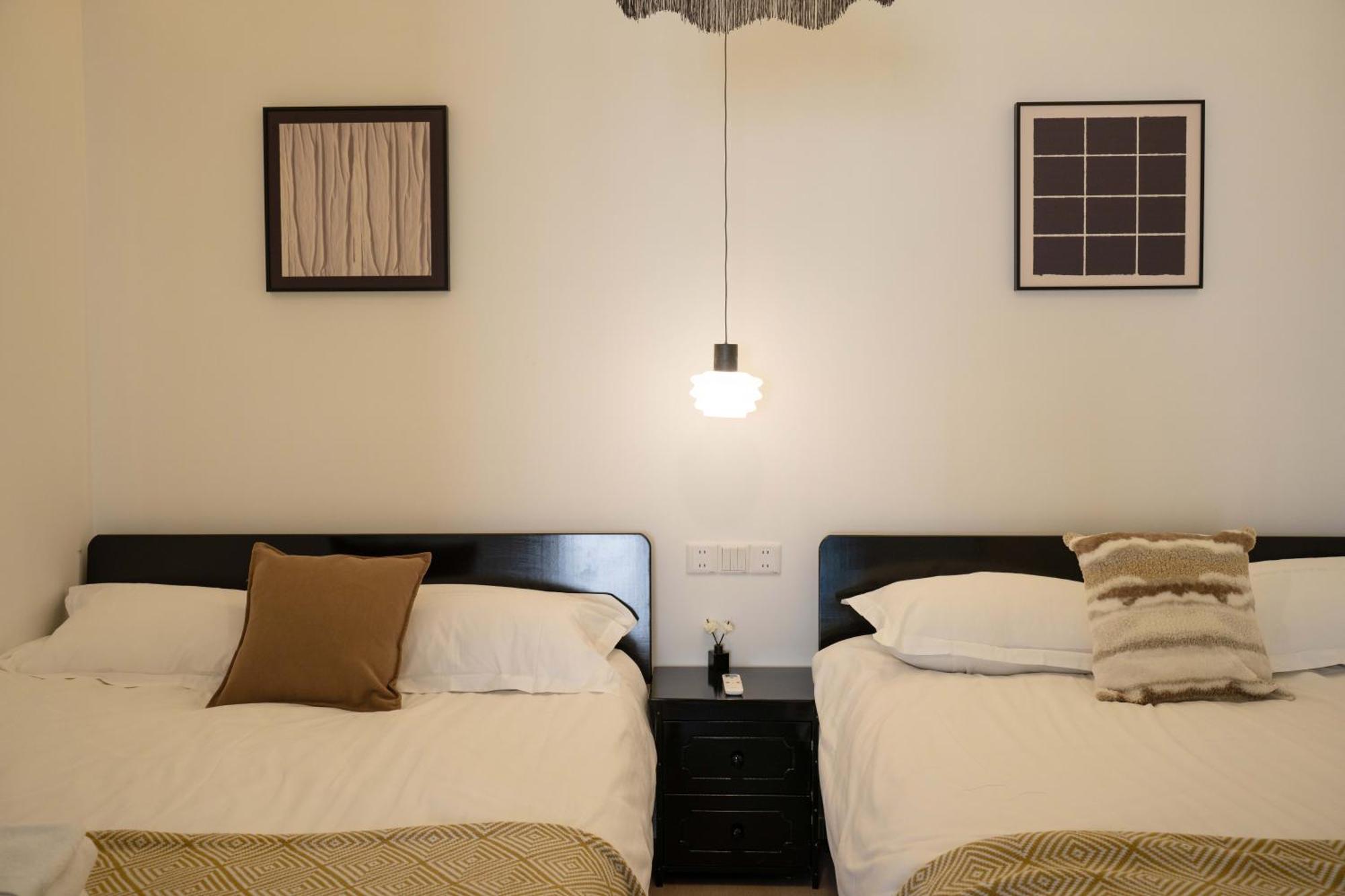 Apartment Yi Du - Near Nanjing West Road Commercial District, 350 Walk From The Natural History Museum Subway Shanghai
